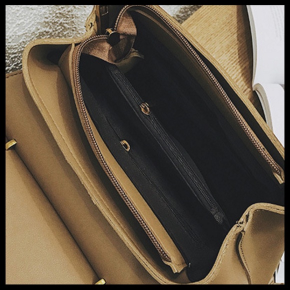 NEW LYON Crossbody - Picture 8 of 8